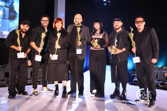 Indie Awards "Ganadores 2025" Ebio 2025
De izq a der:
Gabriel Pinno - Hair Influencer, Iván Rodríguez - Salon Design of the year, Mónica Godínez - Make Up Artist , Jorge Buccio - Hairdresser of the year, Riot Sophie - New Talent of the year, Guillermo Lerma - Barber of the year y Jimmy Mariño - Educator of the year.
Trayectoria 2025 - Conchita López
Celebrities Hairdresser 2025 - Javier Díaz

 #RevistaCOLLECTION #EstilistasMx #EstilistasLatam #hairartists #CollectionINSPIRACION #iconosdelestilismo #lomejordelosmejores #CollectionMasters #hairartist #CollectionInfluencer #CollectionTENDENCIAS #EstilistasUnidos #revistacollection @ebioexpo EBIO Expo Belleza Internacional de Occidente
